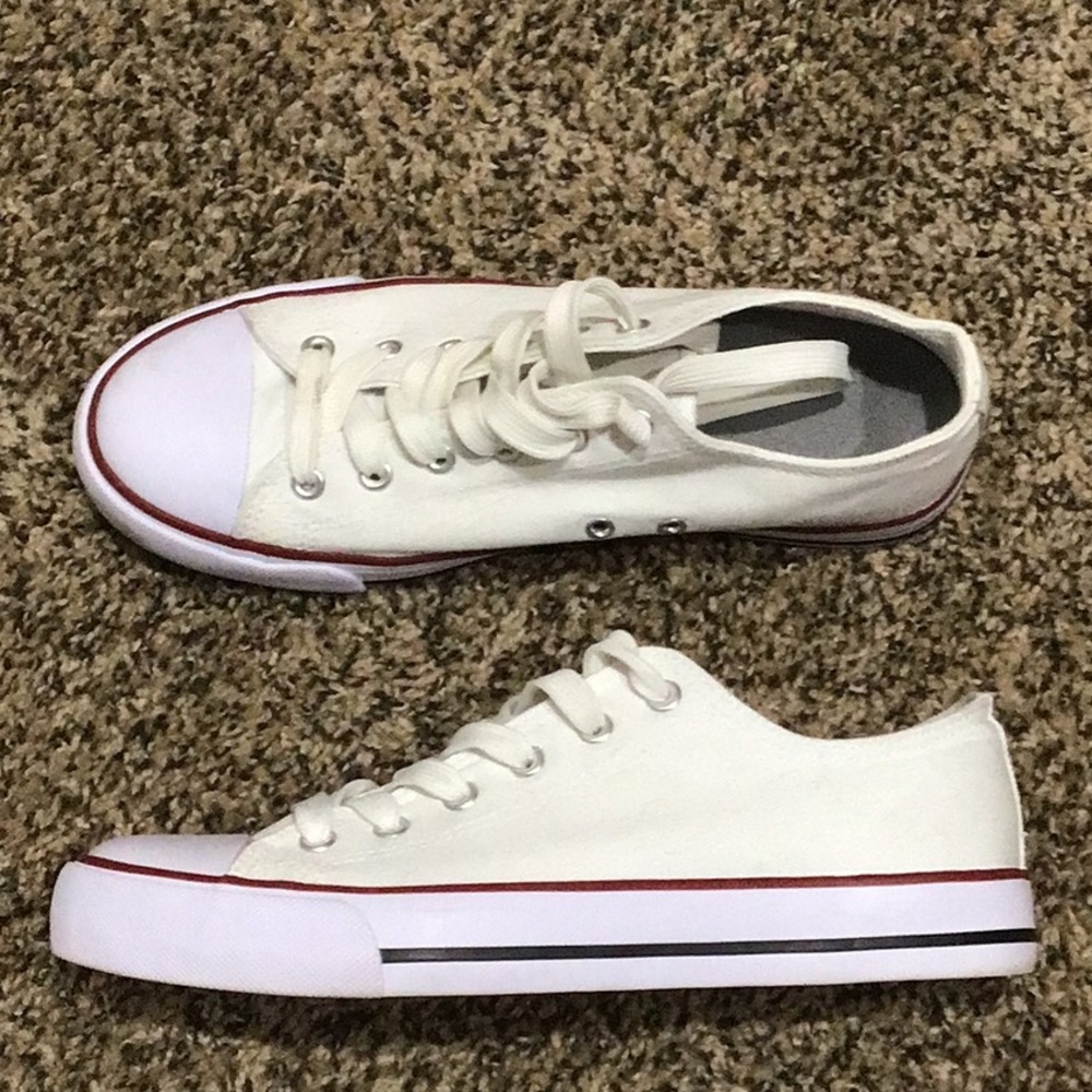Converse-like canvas shoe - SZ 8 - worn once - Picture 2 of 3